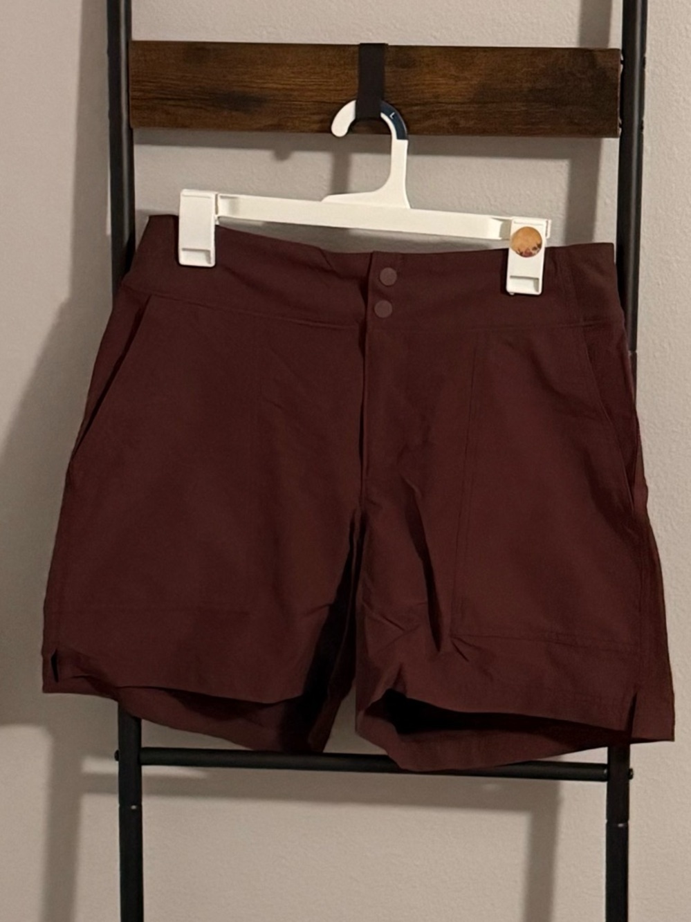 REI Co-op Women’s Athletic Shorts in Maroon. Size 8. - Picture 3 of 4